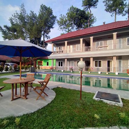 Villa Batu Tua Puncak RedPartner Bogor Eksteriør billede