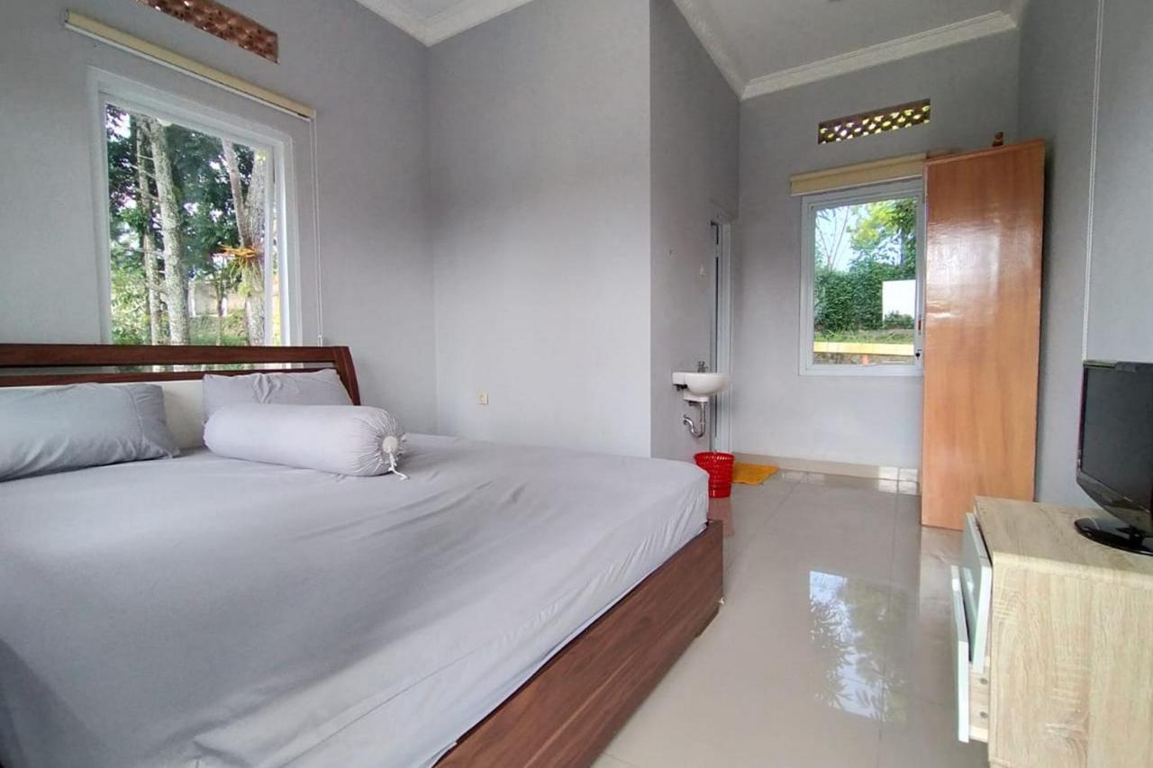 Villa Batu Tua Puncak RedPartner Bogor Eksteriør billede
