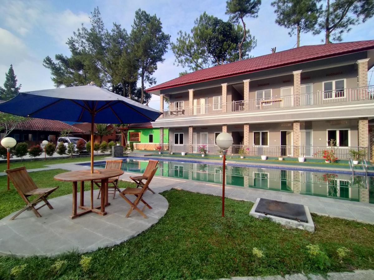 Villa Batu Tua Puncak RedPartner Bogor Eksteriør billede