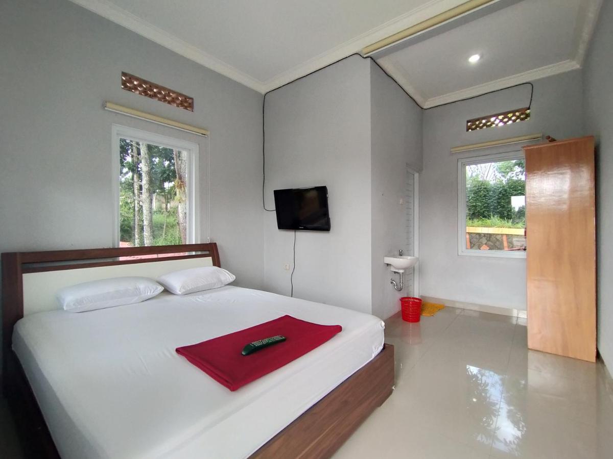 Villa Batu Tua Puncak RedPartner Bogor Eksteriør billede
